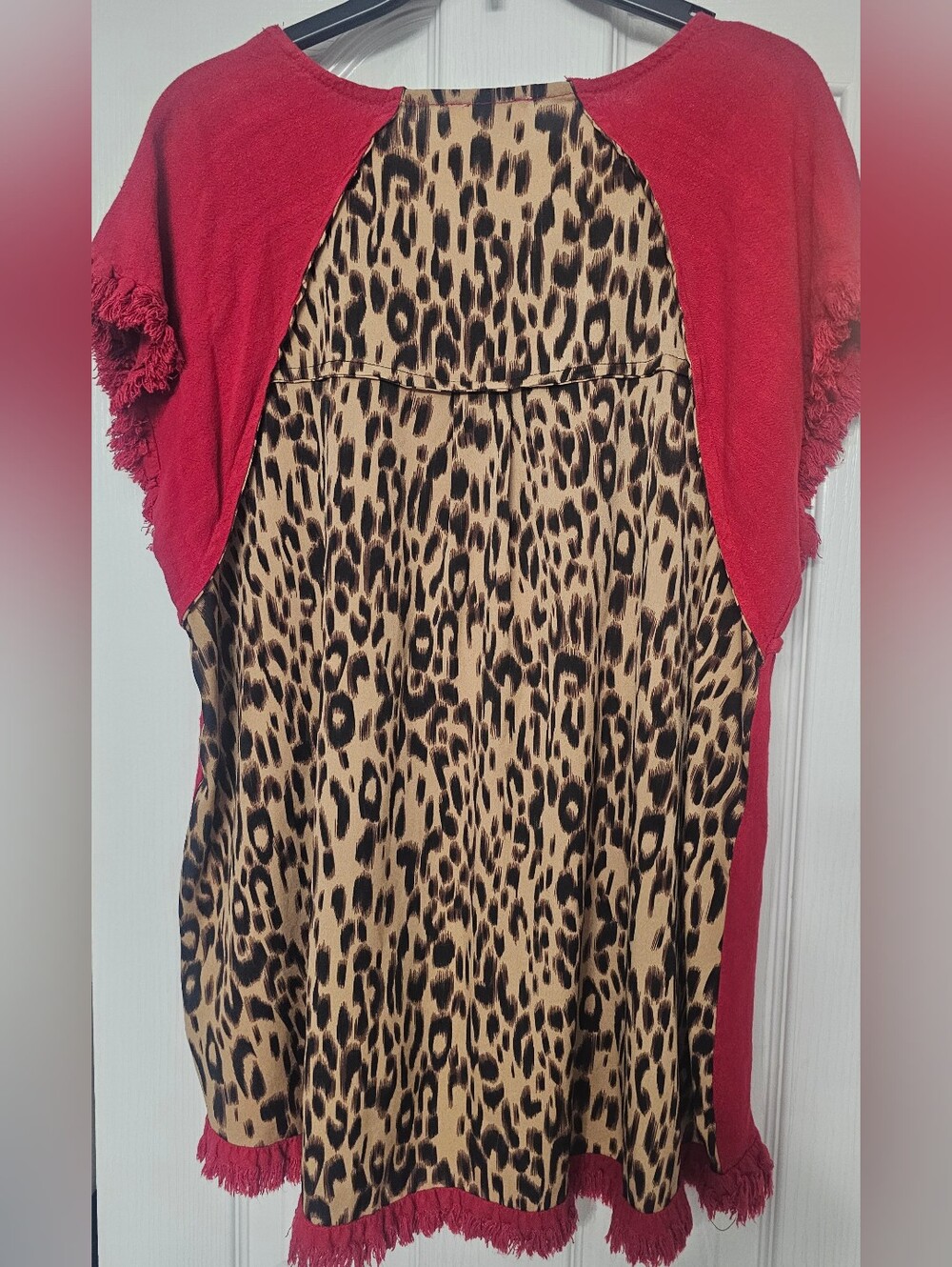 Umgee Linen-Blend Leopard Print Accent Fringe Tunic Top. Size Large - Picture 4 of 10